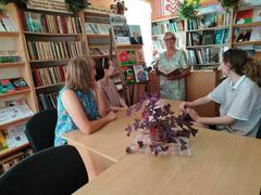 Беседа у выставки "Беларусь: сильная и процветающая!"