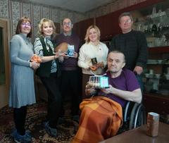 Поздравительный визит к поэту-колясочнику Руслану Кузнецову